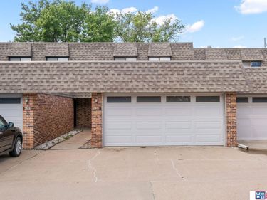 3515 Neerpark Drive, Lincoln, NE 68506