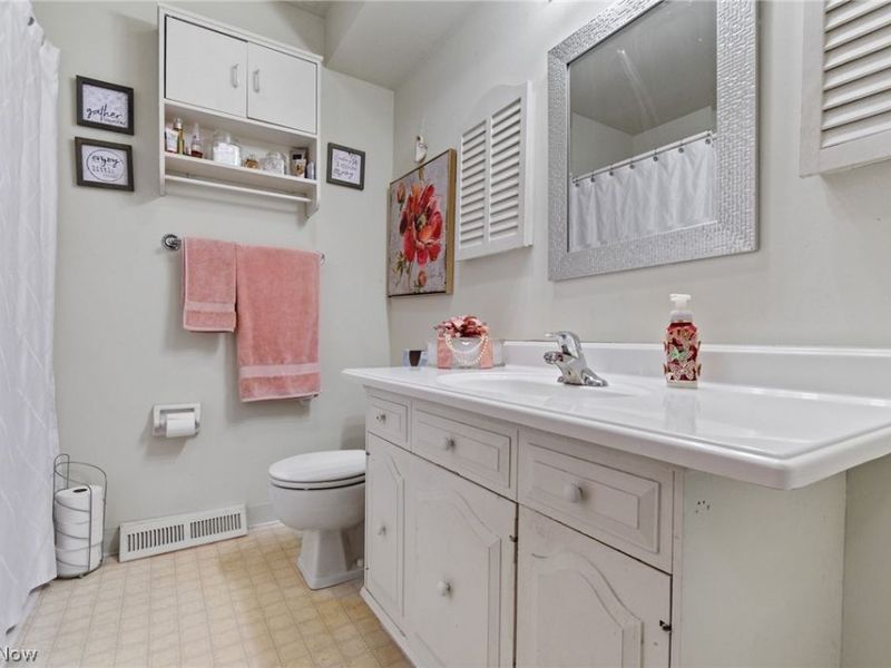 957 Curtwood Drive, Wooster, OH 44691 Photo 13