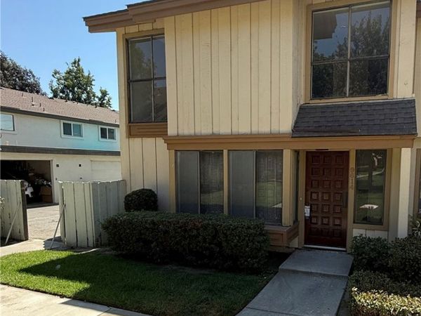 9614 Karmont, South Gate, CA 90280