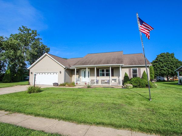 501 Fir Street SW, DeMotte, IN 46310