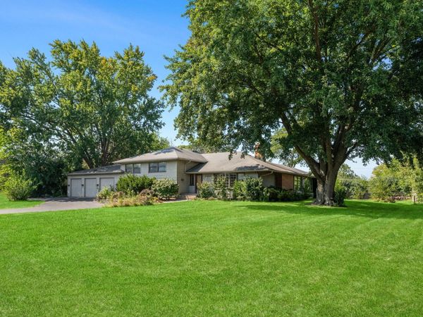 2250 White Oak Drive , Northbrook, IL 60062