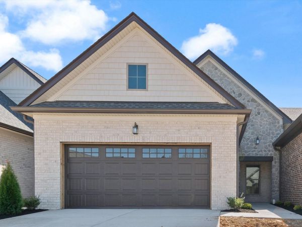 452 W Foxrun, Springfield, TN 37172