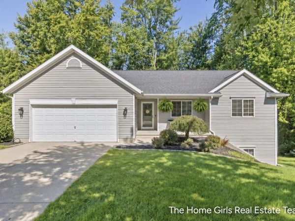10333 Meadowgate Drive NE, Sparta, MI 49345