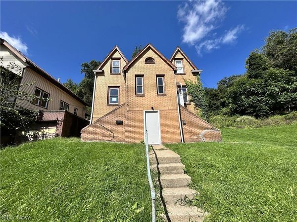 3113 Elm Street , Weirton, WV 26062