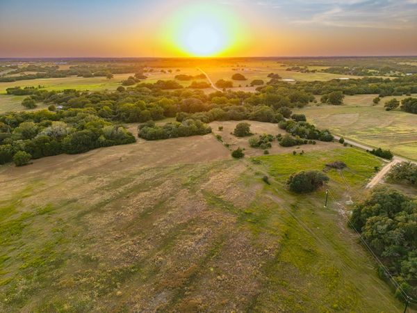 1830 Holub RD, Schulenburg, TX 78956