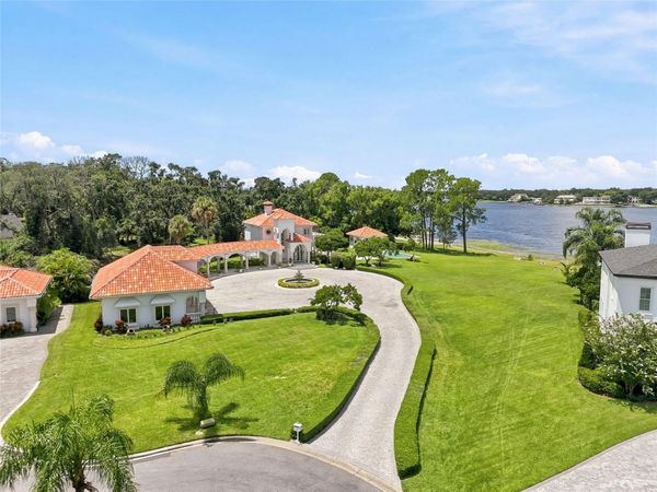 11104 WINTHROP WAY , TAMPA, FL 33612