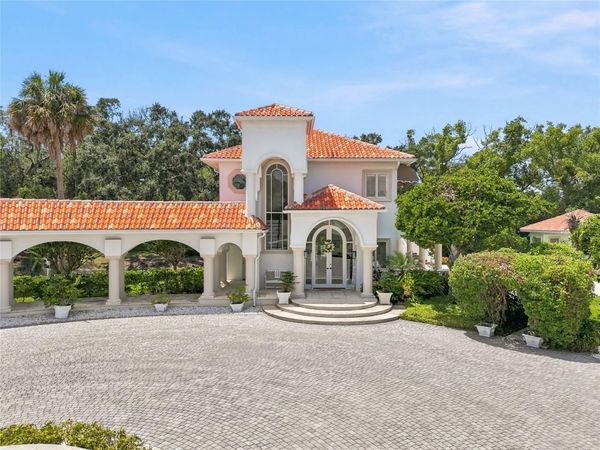 11104 WINTHROP WAY , TAMPA, FL 33612