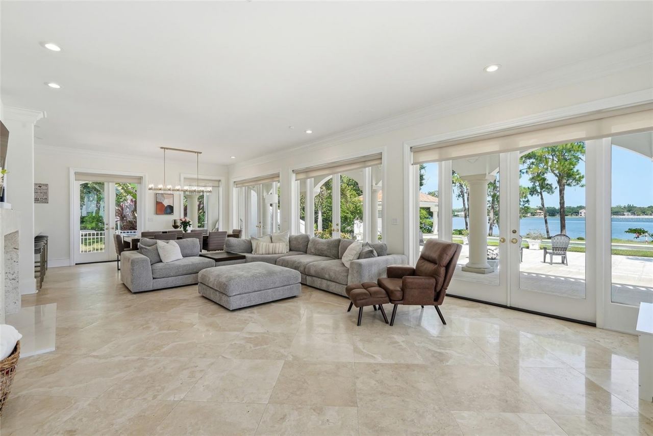 11104 Winthrop Way, Tampa, FL 33612 Photo