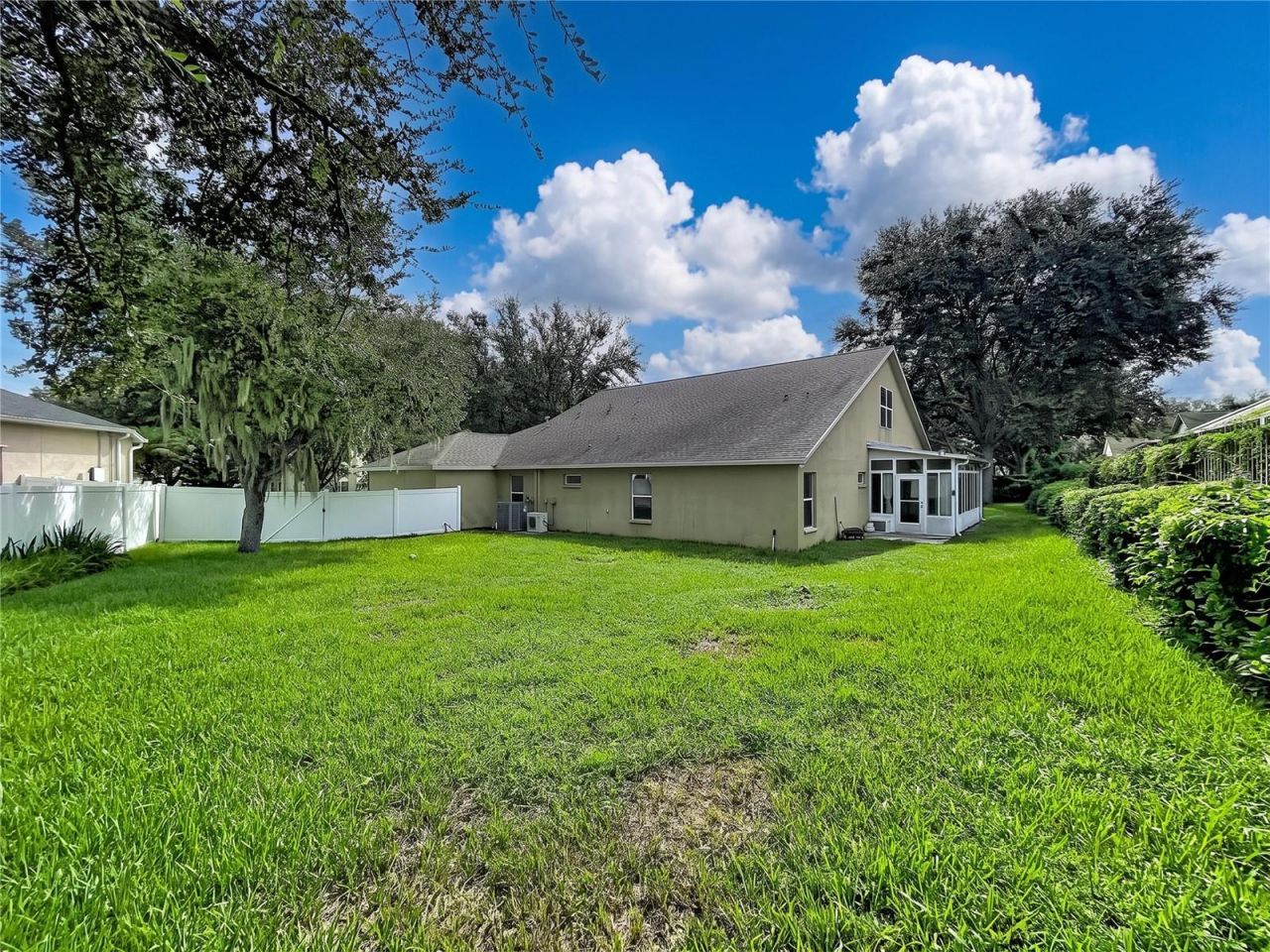 1124 Split Silk Street , Valrico, FL 33594 Photo