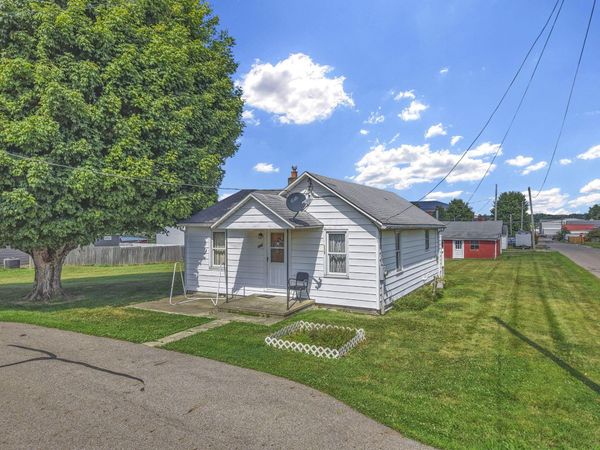 300 Halderman Street , Amanda, OH 43102