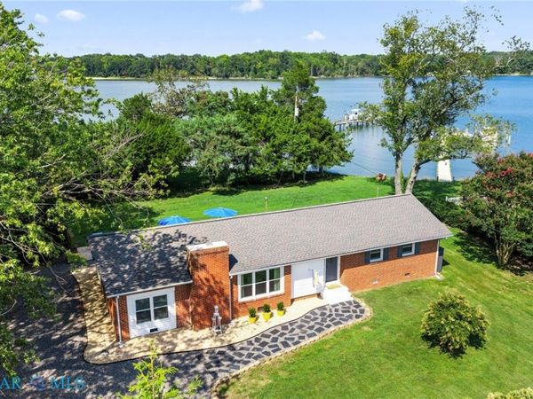 2087 Ditchley Road , Kilmarnock, VA 22482