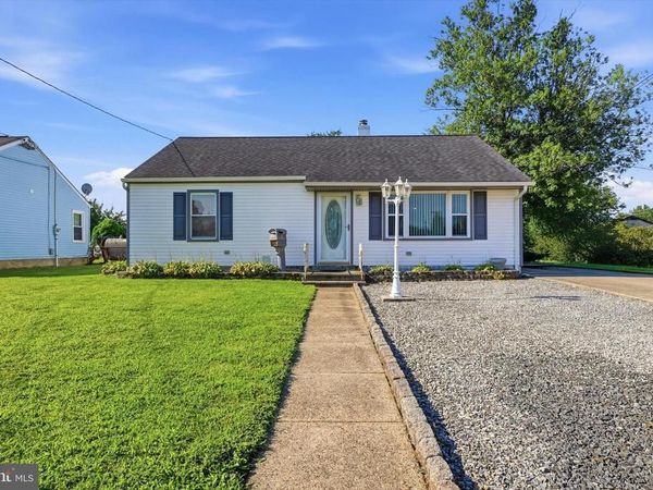 4 POINTVILLE ROAD , PEMBERTON, NJ 08068