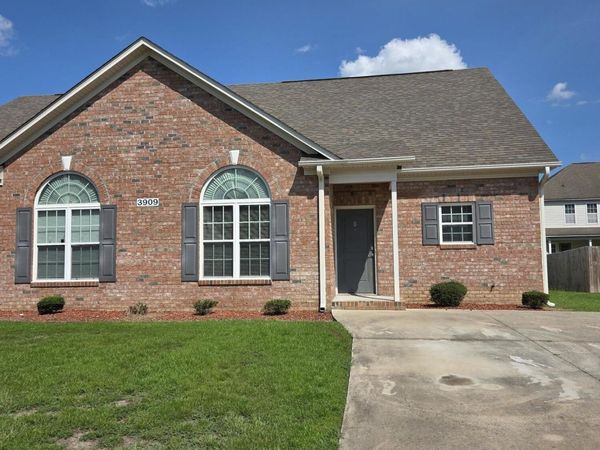 3909 Granada Drive , Unit B, Winterville, NC 28590