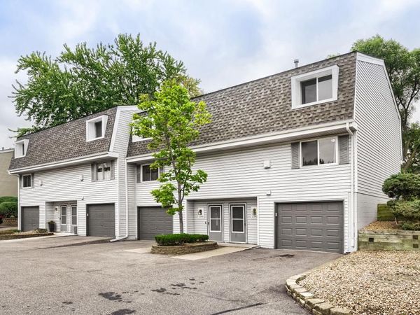 2342 Dorland Place E, Maplewood, MN 55119