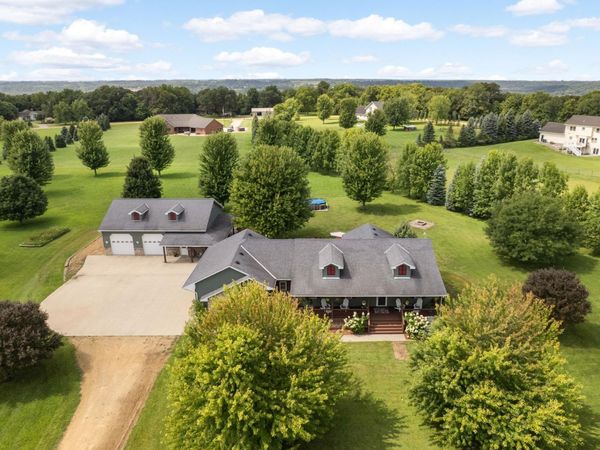 423 Doppy Lane, Le Sueur, MN 56058