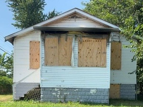 615 N 85th Street , East St. Louis, IL 62203