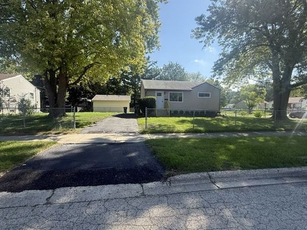 1945 Creek Road, Waukegan, IL 60087