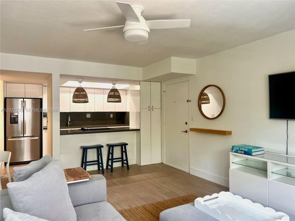 195 Sunrise Dr , Unit 8, Key Biscayne, FL 33149