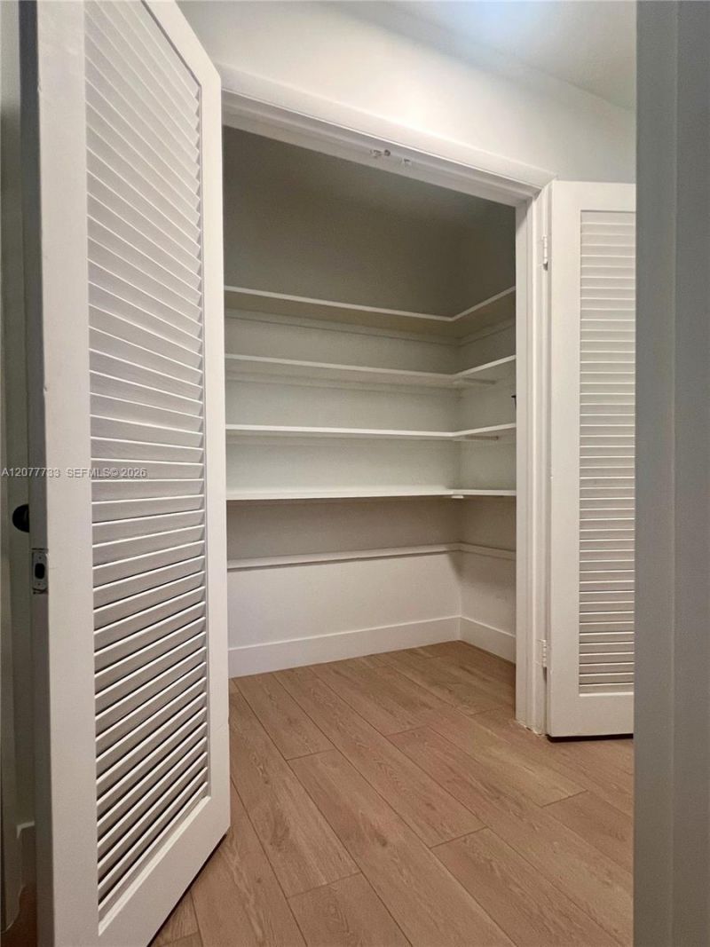 195 Sunrise Dr , Unit 8, Key Biscayne, FL 33149 Photo