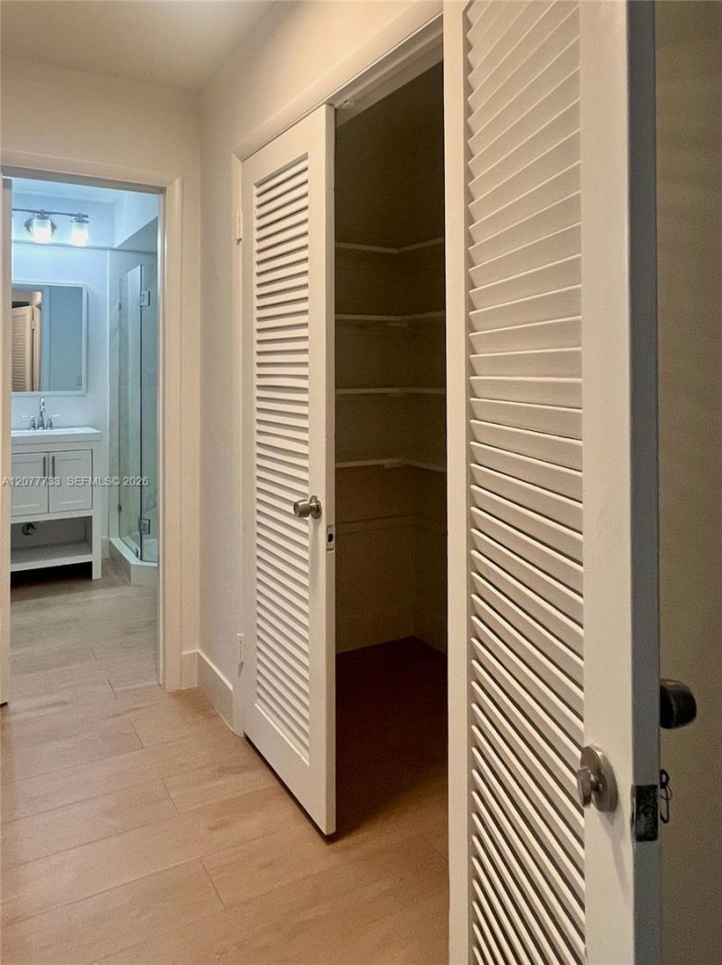 195 Sunrise Dr , Unit 8, Key Biscayne, FL 33149 Photo