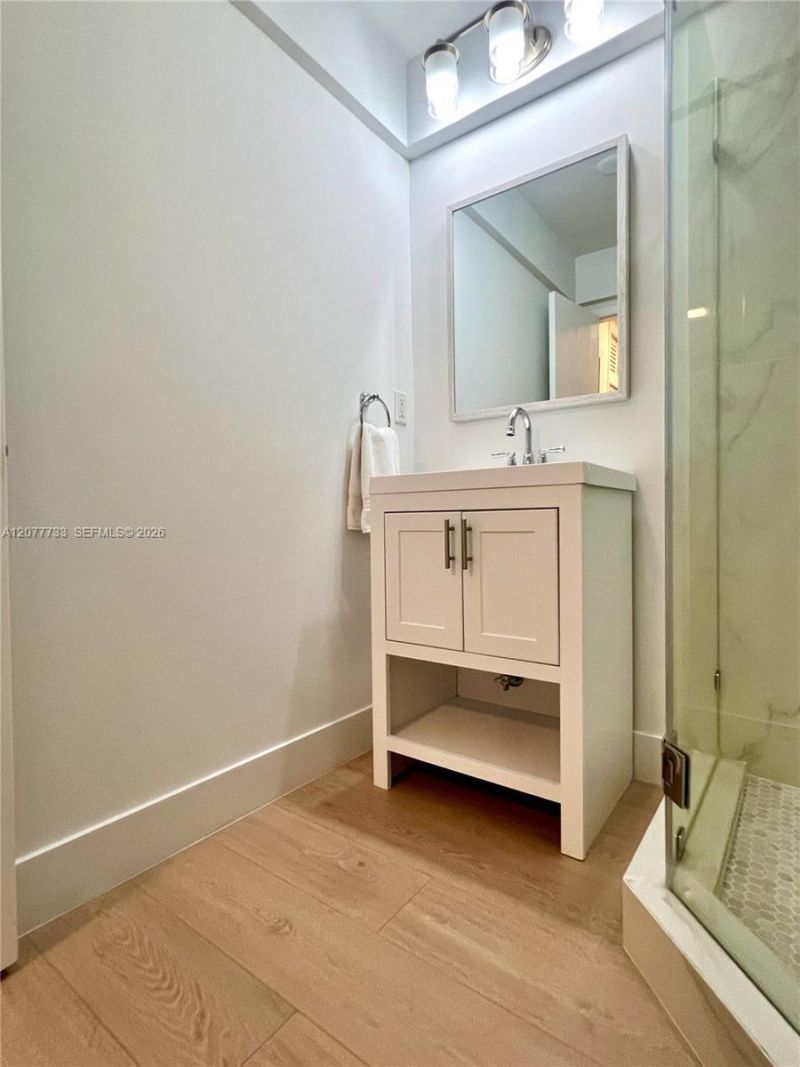 195 Sunrise Dr , Unit 8, Key Biscayne, FL 33149 Photo