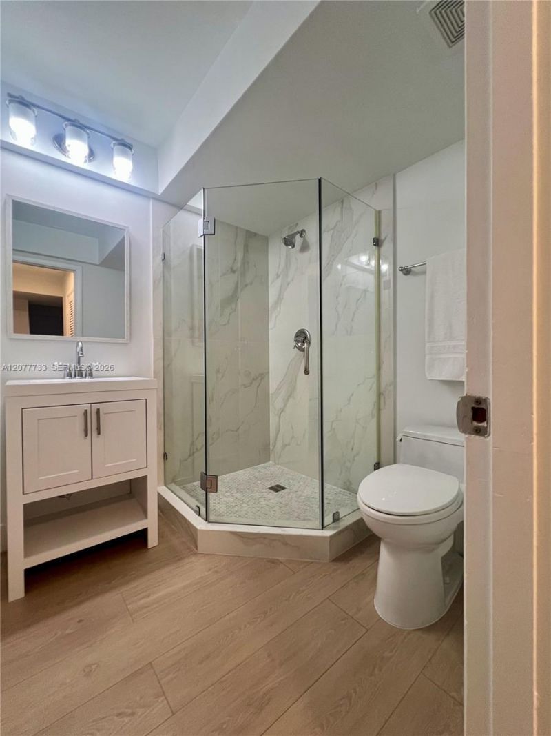 195 Sunrise Dr , Unit 8, Key Biscayne, FL 33149 Photo