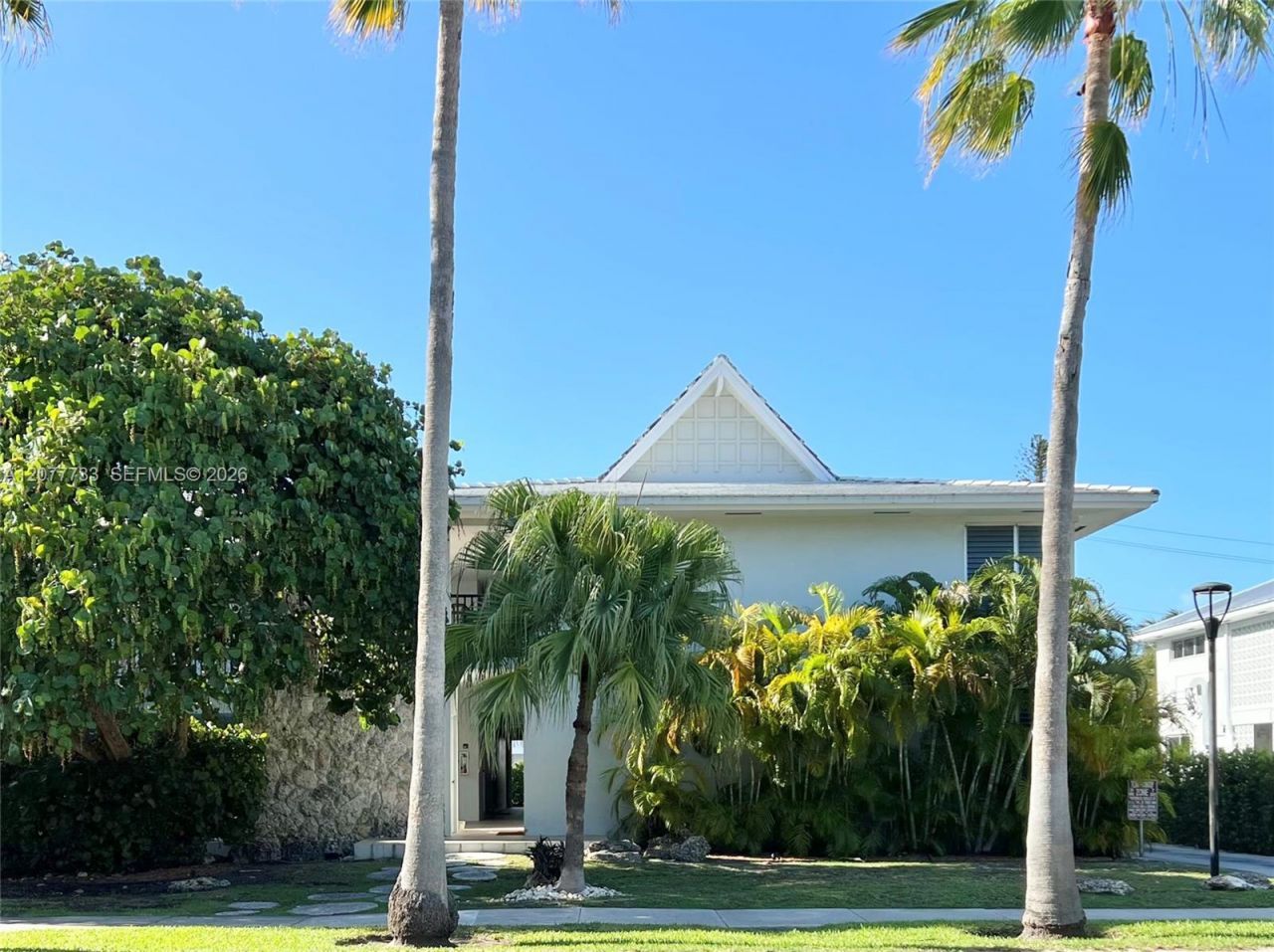 195 Sunrise Dr , Unit 8, Key Biscayne, FL 33149 Photo