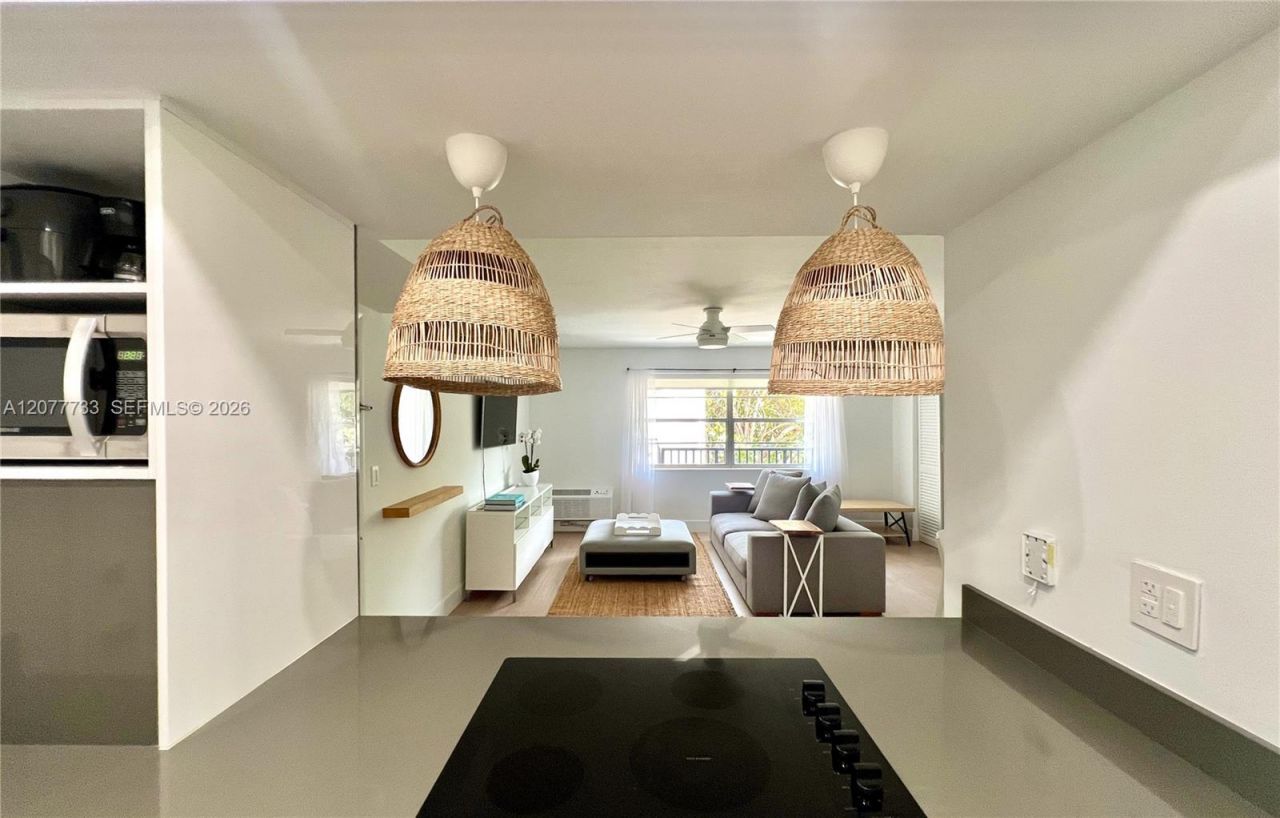 195 Sunrise Dr , Unit 8, Key Biscayne, FL 33149 Photo