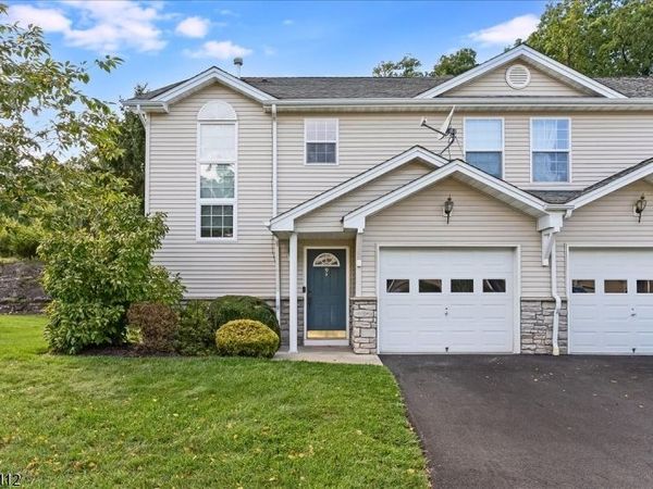 9 Ferndale Ln, Hardyston, NJ 07419