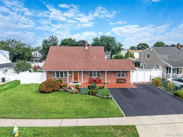 60 Academy Lane , Levittown, NY 11756