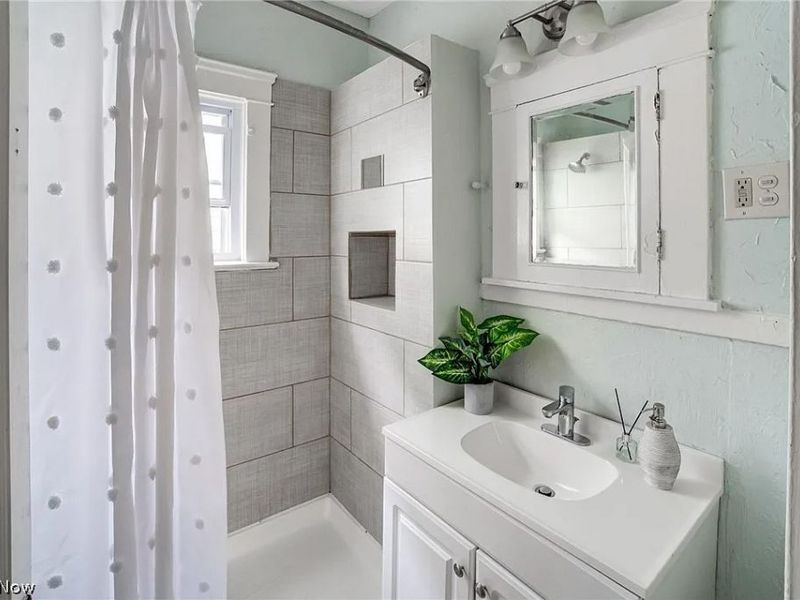2245 Bellfield Avenue, Unit 1, Cleveland Heights, OH 44106 Photo 15