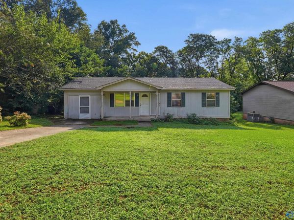 5022 Kyle Lane NW, Huntsville, AL 35810