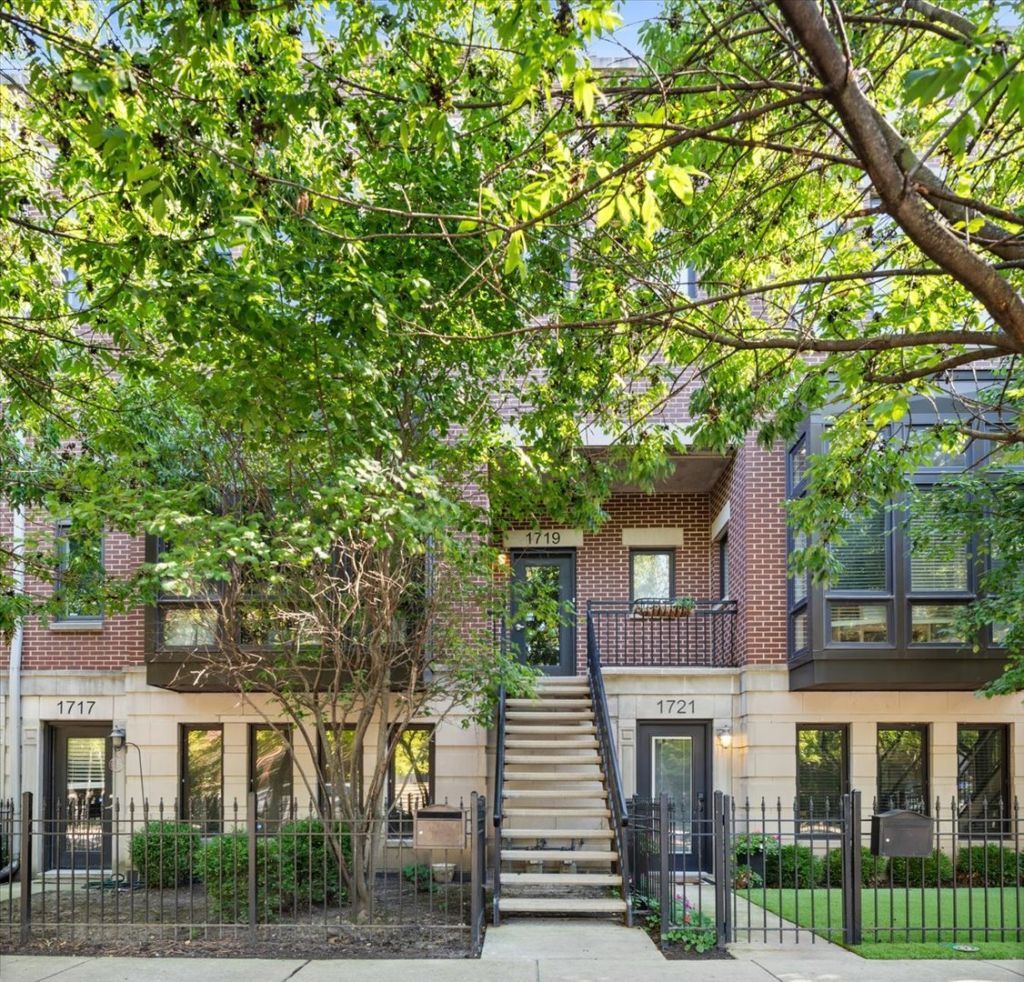 1719 W George Street, Chicago, IL 60657 Main Photo