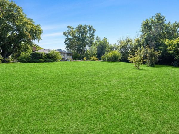2250 White Oak Drive , Northbrook, IL 60062