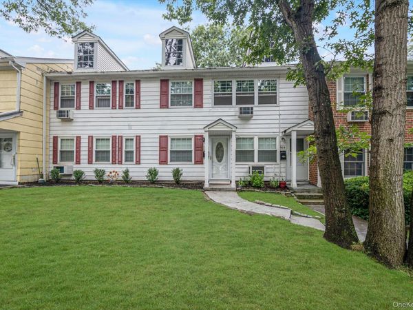 1108 Towne House Village , Hauppauge, NY 11749