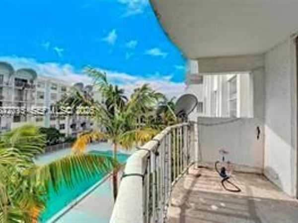 488 NW 165th St Rd, Unit B-412, Miami, FL 33169