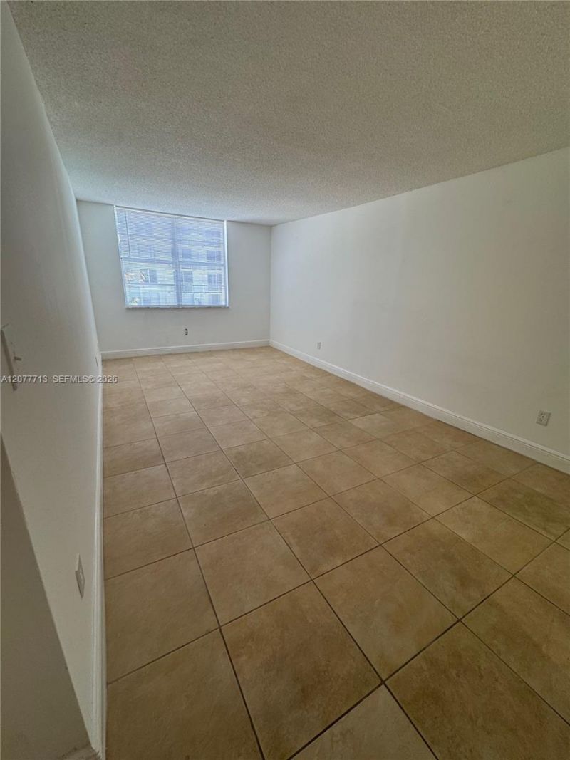 488 NW 165th St Rd, Unit B-412, Miami, FL 33169 Photo
