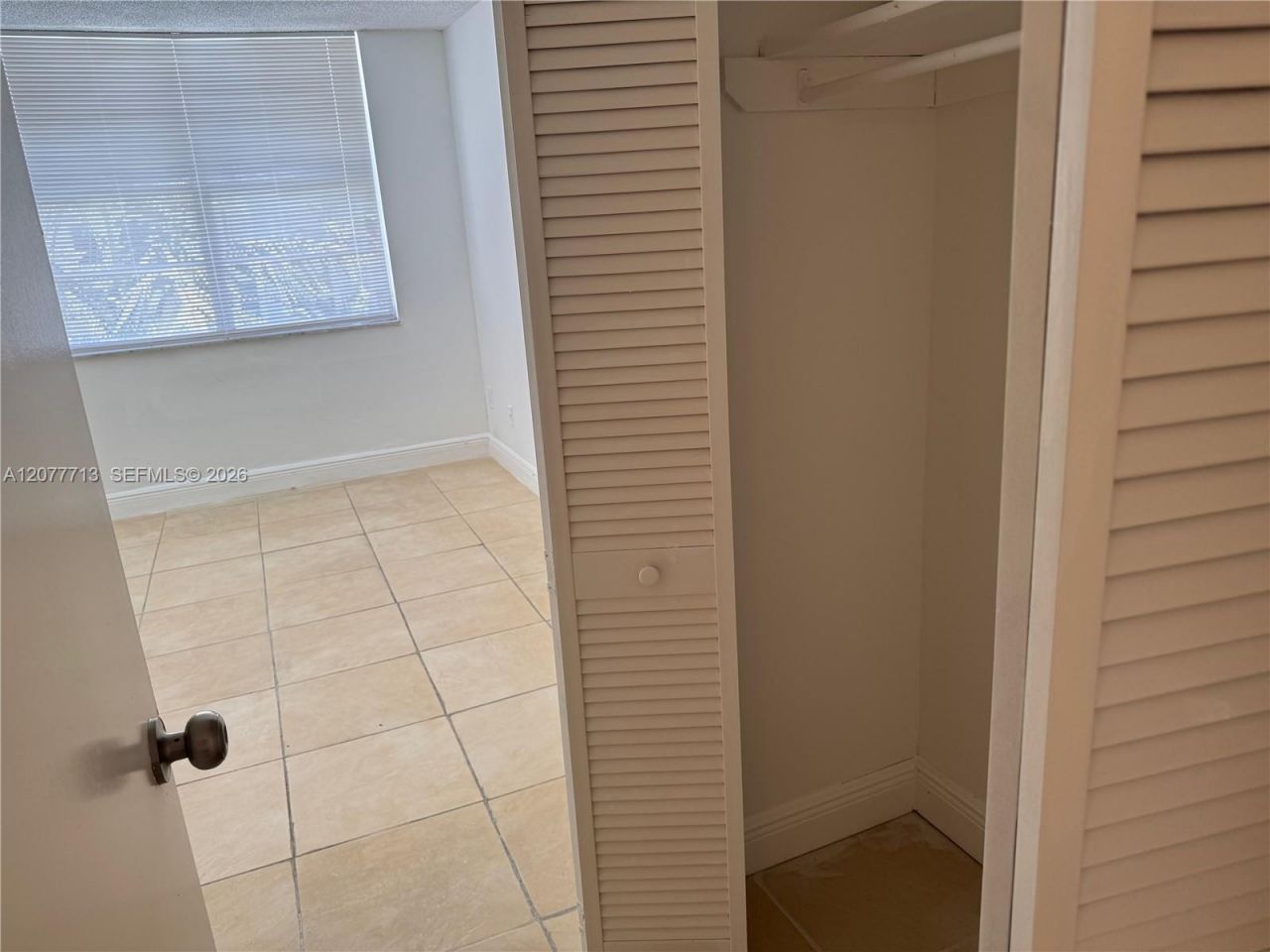 488 NW 165th St Rd, Unit B-412, Miami, FL 33169 Photo
