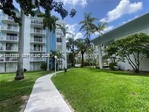 488 NW 165th St Rd, Unit B-412, Miami, FL 33169 Photo