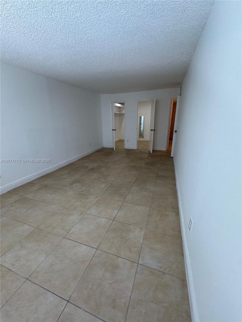 488 NW 165th St Rd, Unit B-412, Miami, FL 33169 Photo