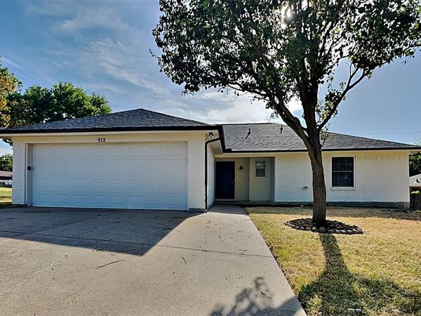 912 Blue Ridge Drive, Burleson, TX 76028