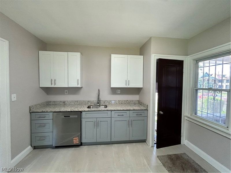 3052 Martin Luther King Jr Drive, Cleveland, OH 44104 Photo 16