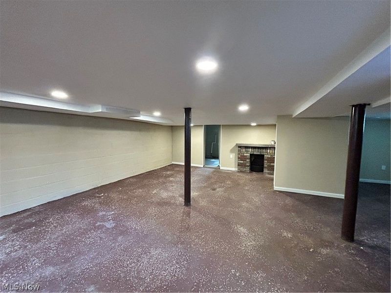 3052 Martin Luther King Jr Drive, Cleveland, OH 44104 Photo 29