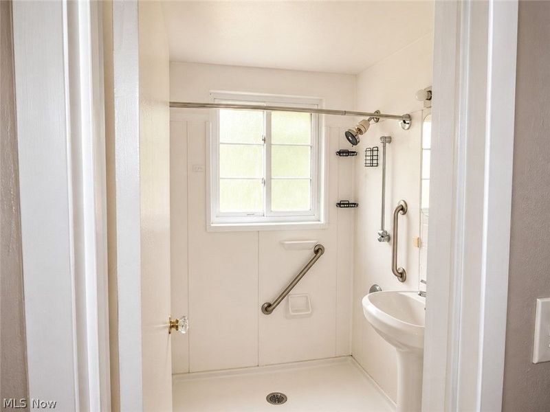 22651 Fox Avenue, Unit E, Euclid, OH 44123 Photo 6
