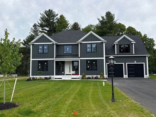 8 Earle Stewart Ln, Wrentham, MA 02093