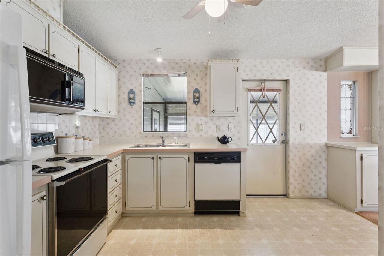 1615 Pinehurst Drive , Lady Lake, FL 32159 Photo
