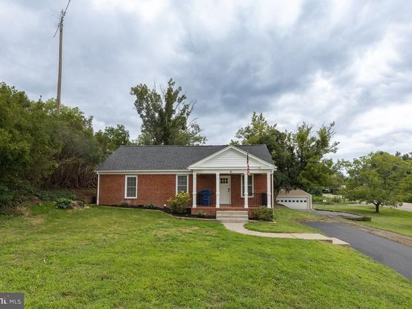 91 GRACE STREET , GROTTOES, VA 24441