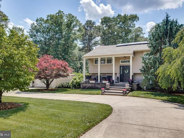 211 CAHNT AVENUE, BERLIN, NJ 08009