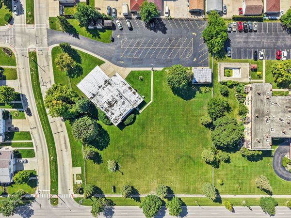 800 Beau Drive , Des Plaines, IL 60016