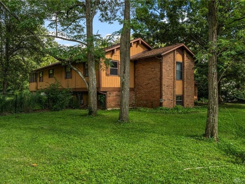 7330 Silver Lane, Butler Township, OH 45414 Photo 2